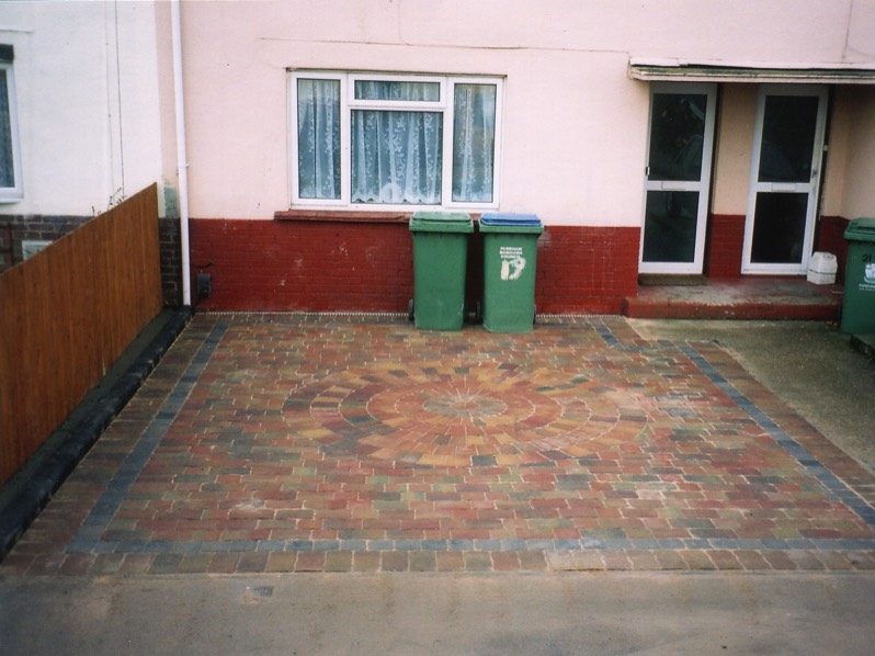 Block driveway finish